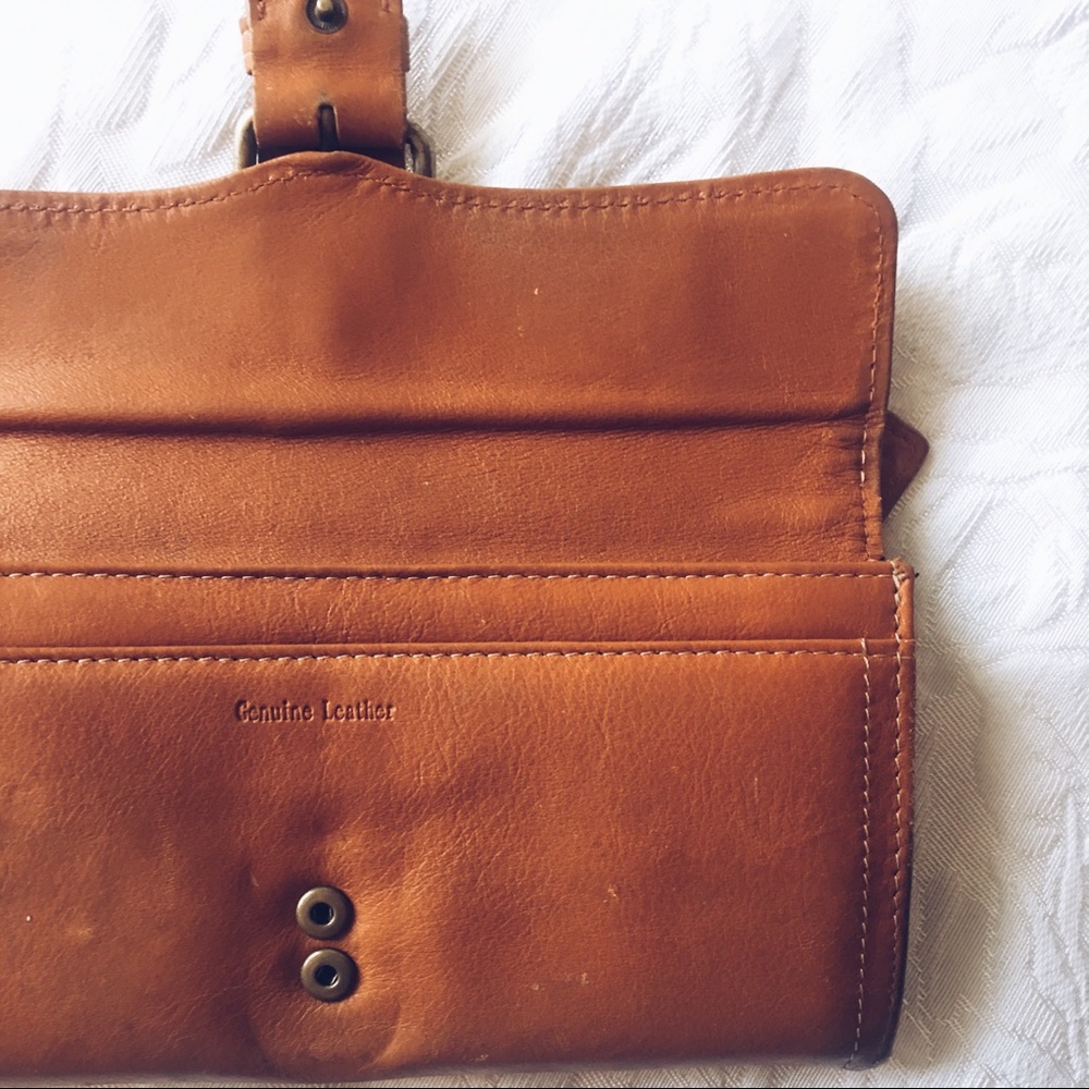 🧡HYPE🧡 vintage style leather wallet